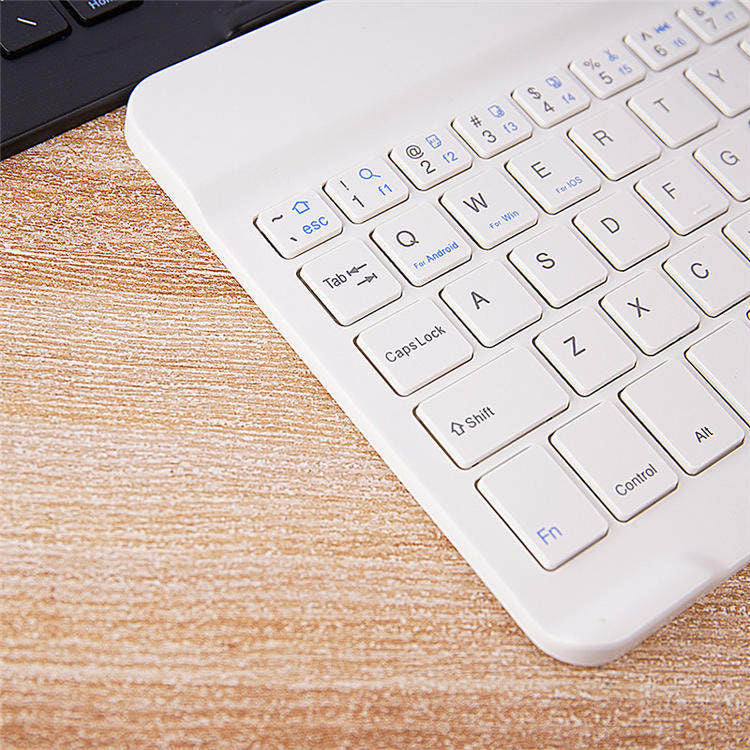 Wireless portable ultra-thin keyboard