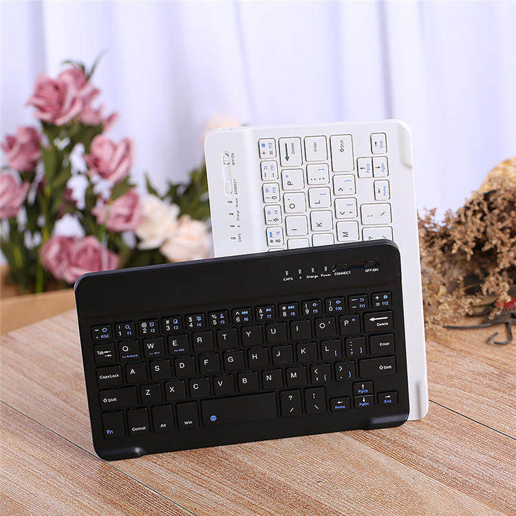 Wireless portable ultra-thin keyboard